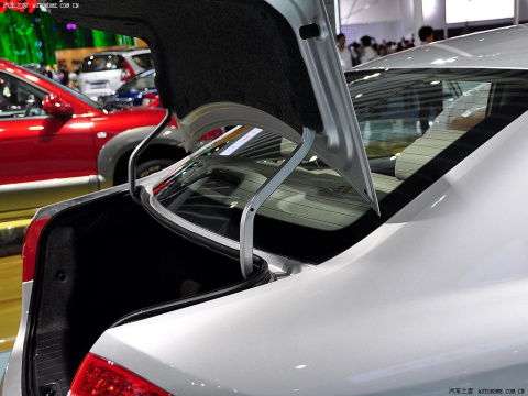 江汽集团和悦2011款1.5L手动豪华型车厢座椅与厢体制造解析